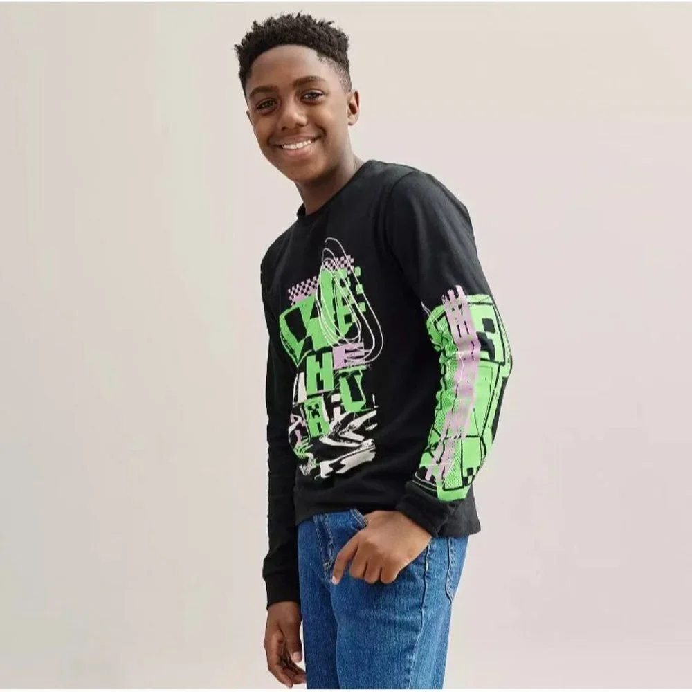 Minecraft Mojang Long-Sleeve T-shirt Youth Size Medium Black‎ NWT